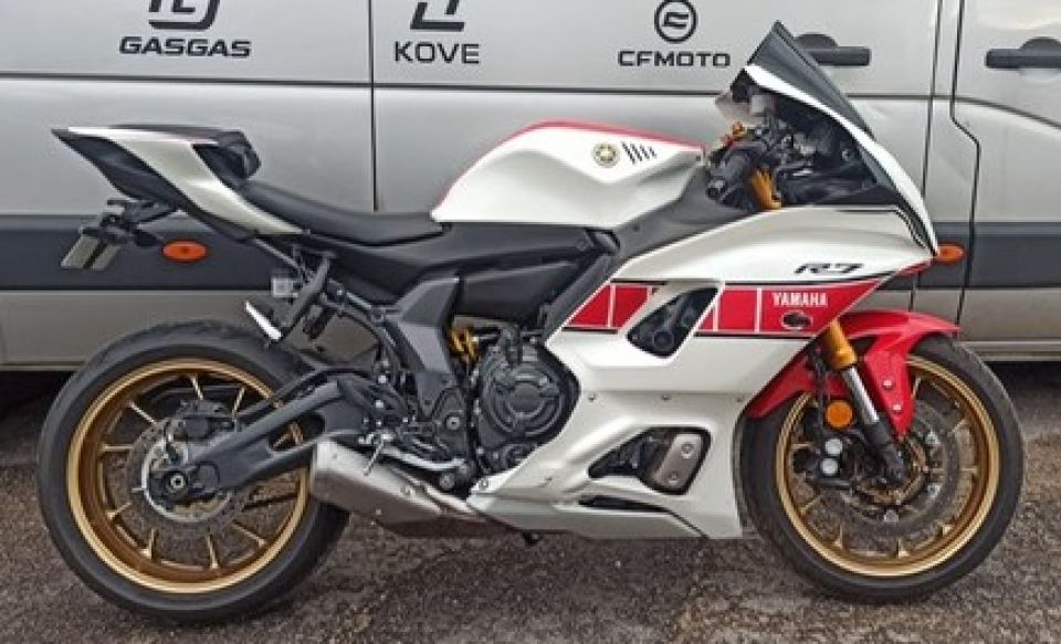 YAMAHA YZF-R7 WORLD GP 60TH ANNIVERSARY 4