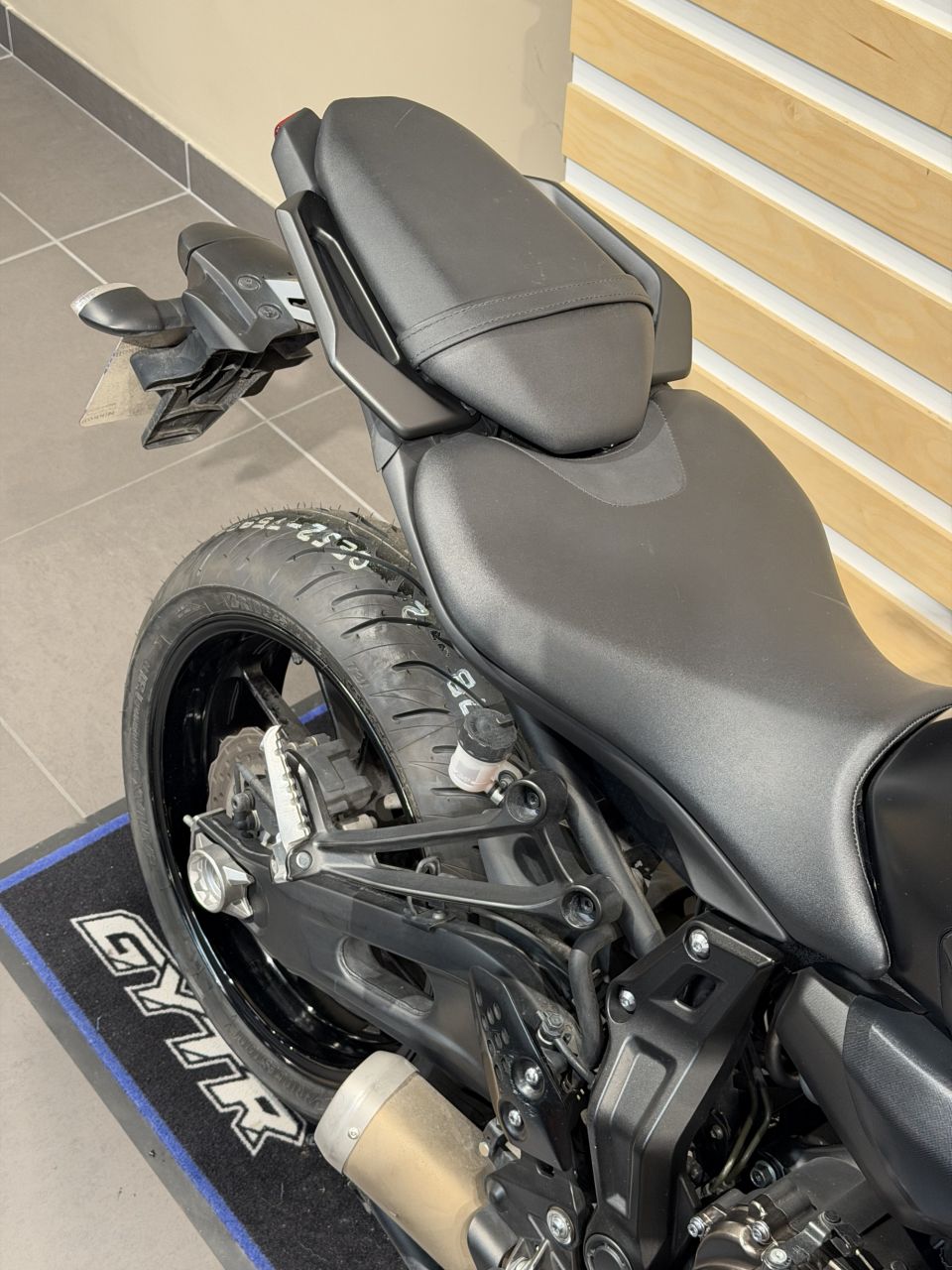 YAMAHA MT-07 4