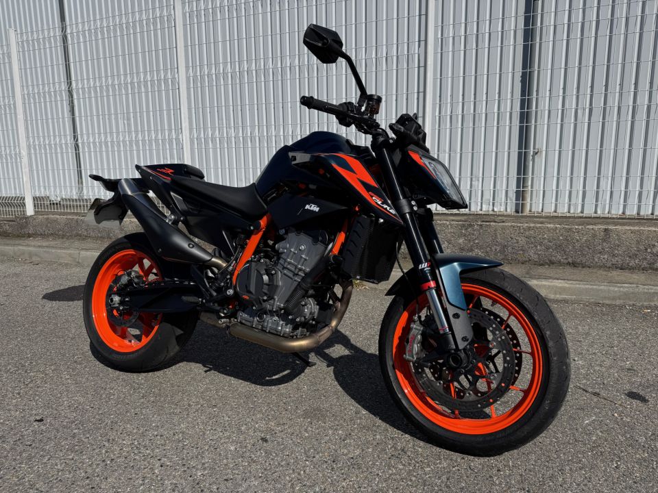 KTM 890 DUKE R 4