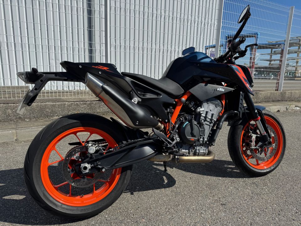KTM 890 DUKE R 4