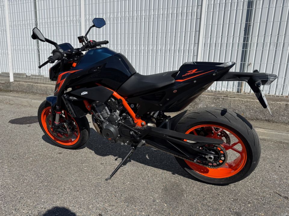 KTM 890 DUKE R 4