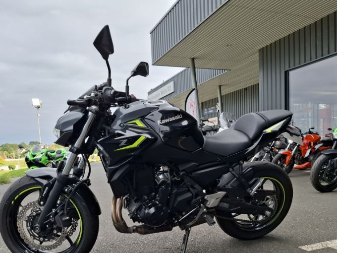 KAWASAKI Z 650 (47.5CV) 4