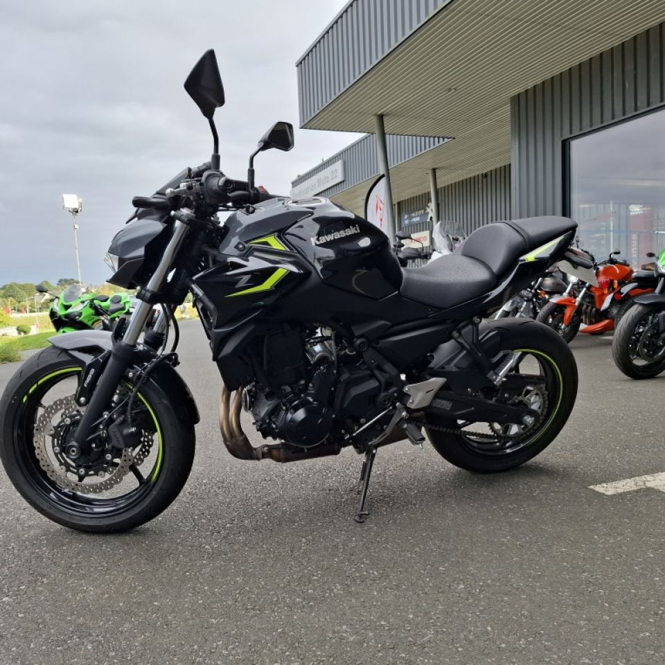 KAWASAKI Z 650 (47.5CV) 4