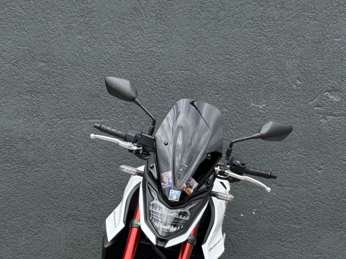 HONDA CB 750 HORNET 4
