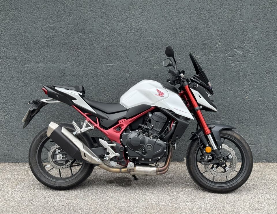 HONDA CB 750 HORNET 4