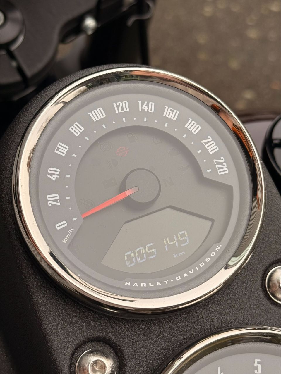 HARLEY-DAVIDSON SOFTAIL LOW RIDER 1868 S 4