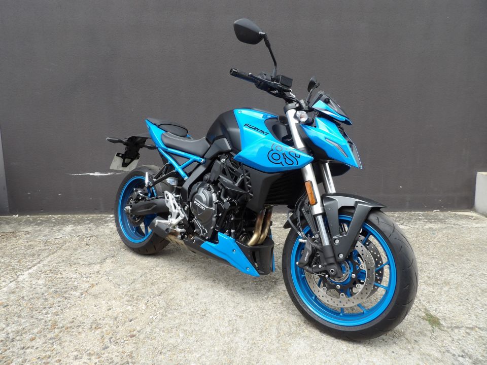 SUZUKI GSX-8S A2 4