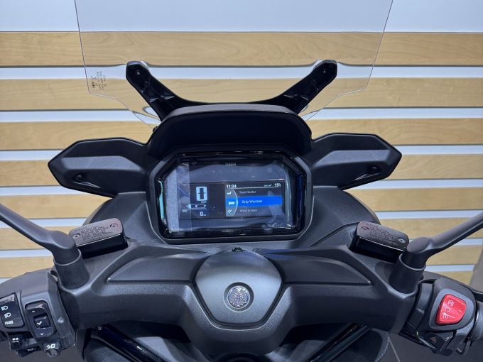 YAMAHA XMAX 300 TECH MAX + 4