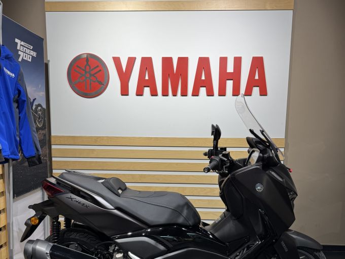 YAMAHA XMAX 300 TECH MAX + 4