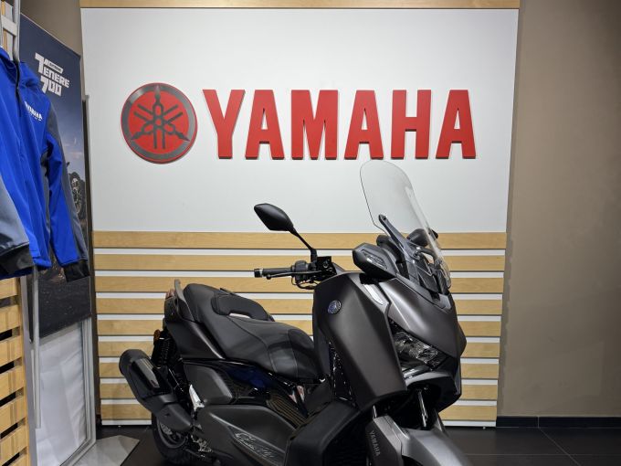 YAMAHA XMAX 300 TECH MAX + 4