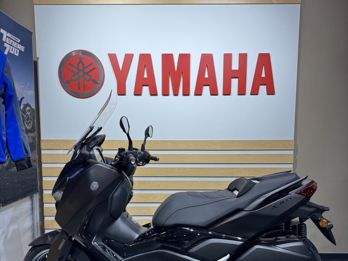 YAMAHA XMAX 300 TECH MAX + 4