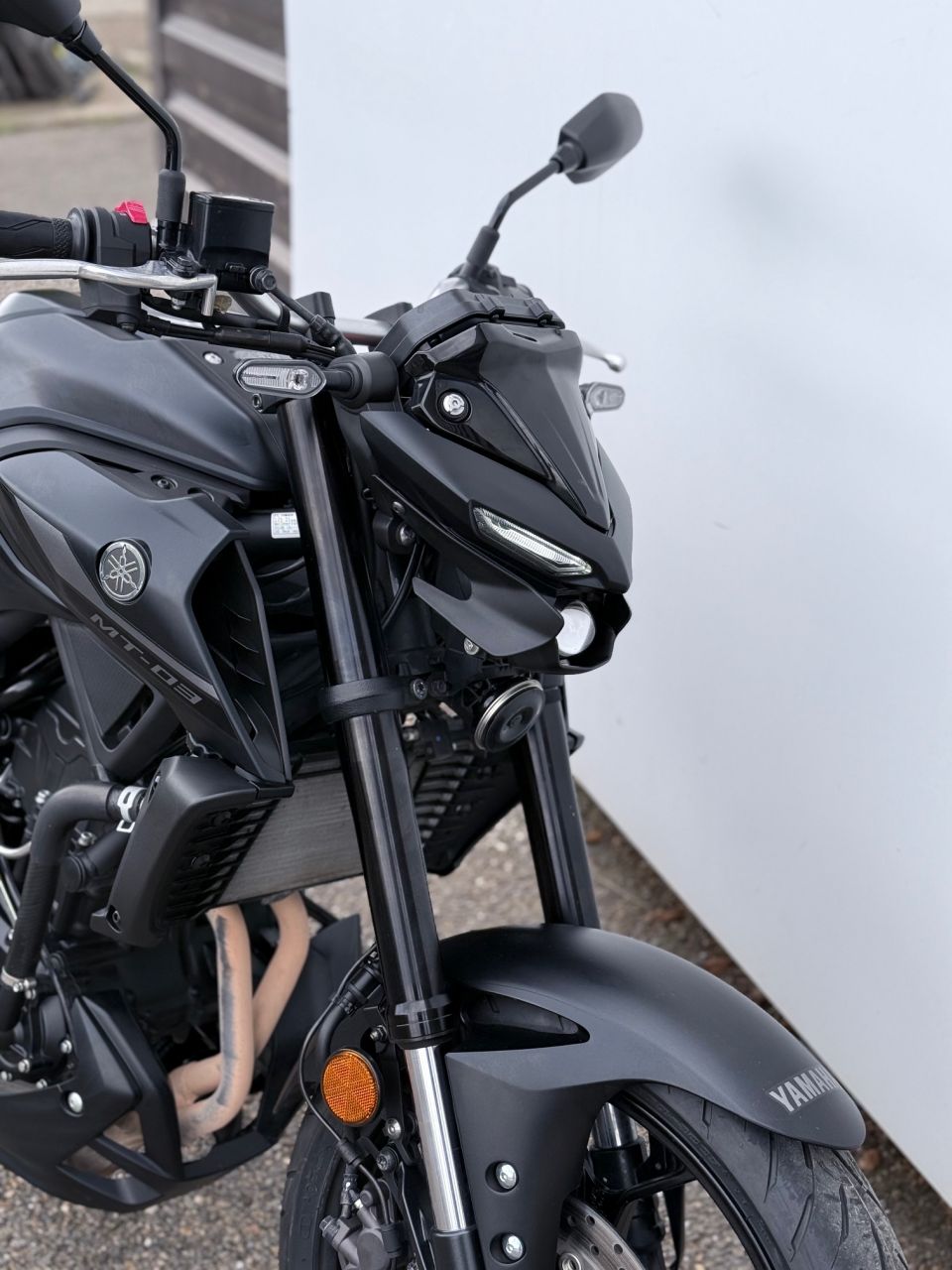 YAMAHA MT-03 4