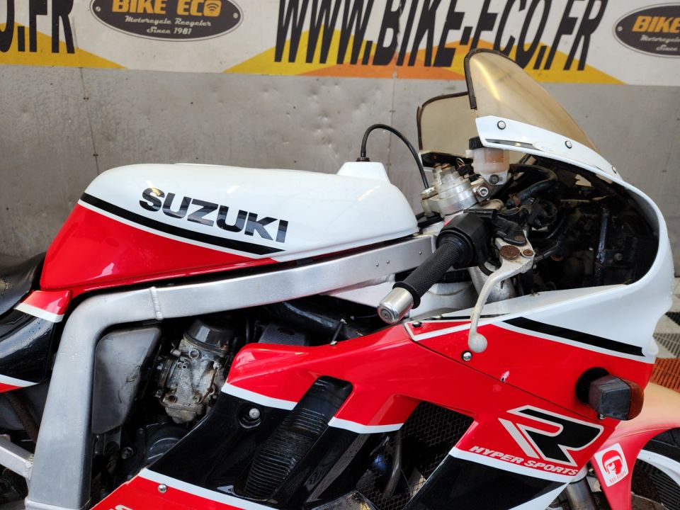 SUZUKI GSX-R 750 4