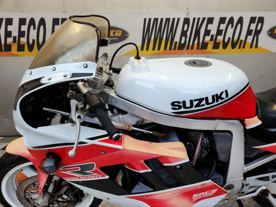 SUZUKI GSX-R 750 4