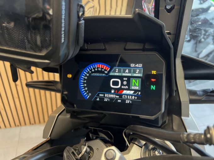 SUZUKI DL V-STROM 1050 4