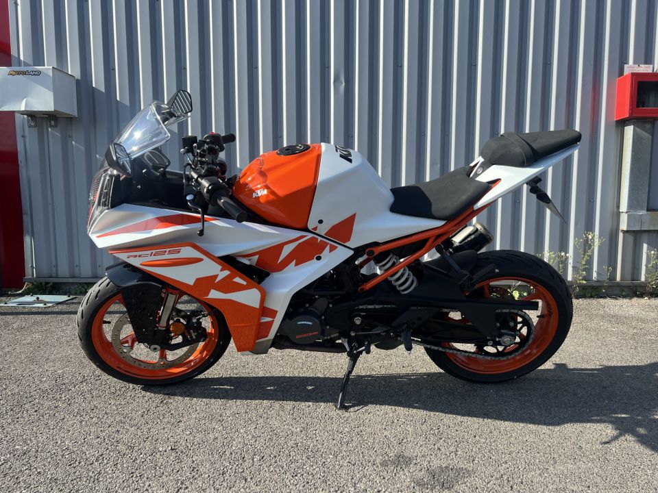 KTM RC 125 ABS 4