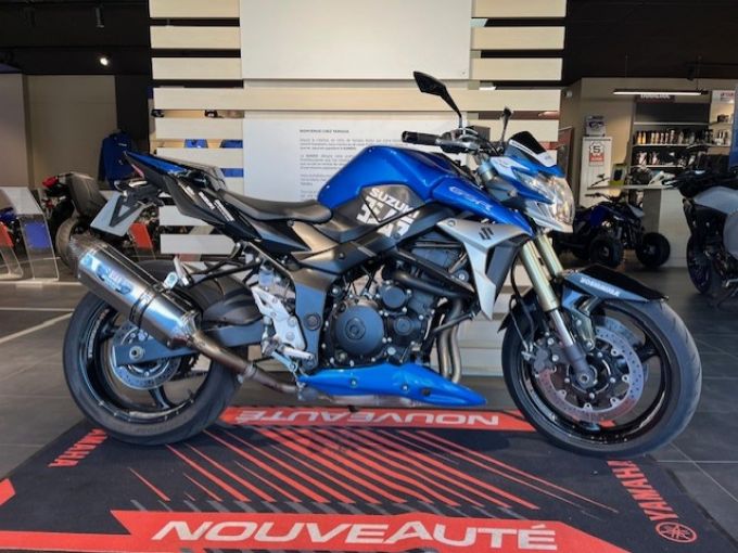 SUZUKI GSR 750 4