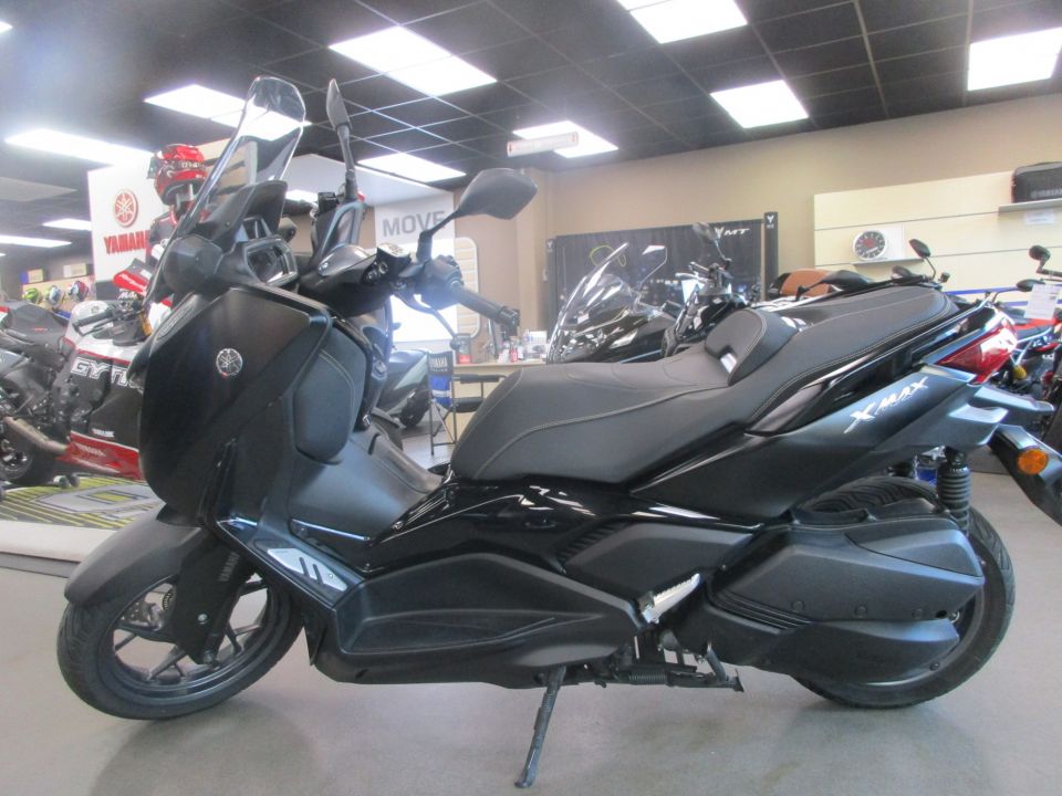 YAMAHA XMAX 300 Tech Max 4