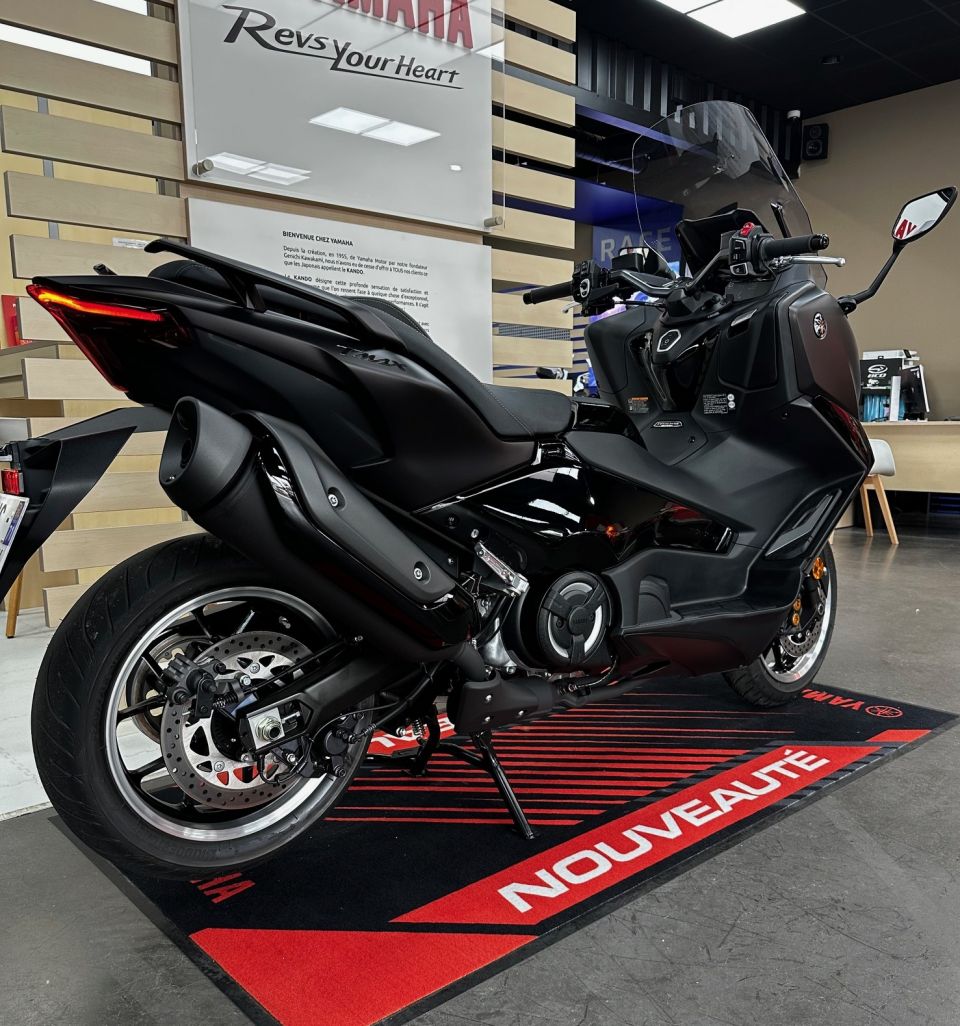 YAMAHA XP T-MAX 560 TECH MAX 4