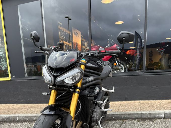 TRIUMPH SPEED TRIPLE 1200 RS 4