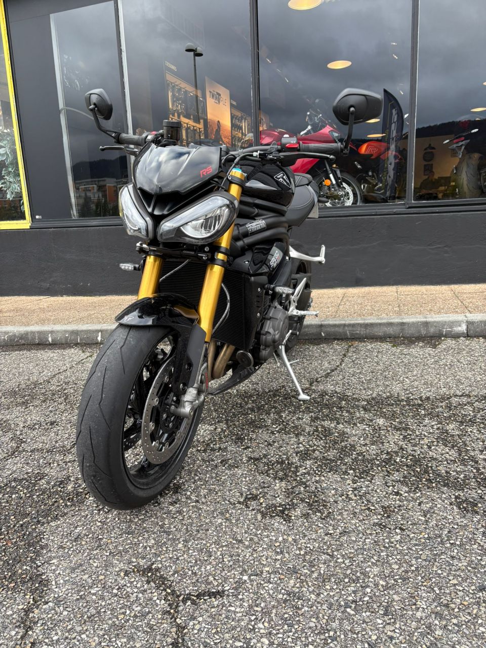 TRIUMPH SPEED TRIPLE 1200 RS 4