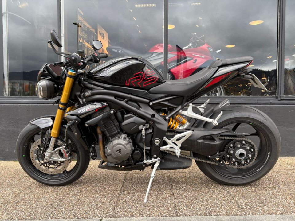 TRIUMPH SPEED TRIPLE 1200 RS 4
