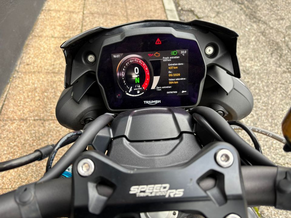 TRIUMPH SPEED TRIPLE 1200 RS 4