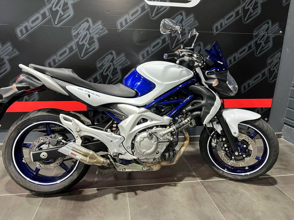 SUZUKI GLADIUS 650 4