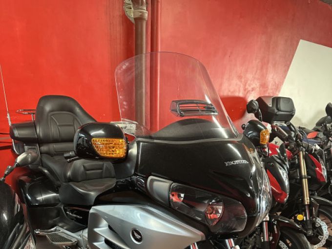HONDA GL1800 GOLDWING 4