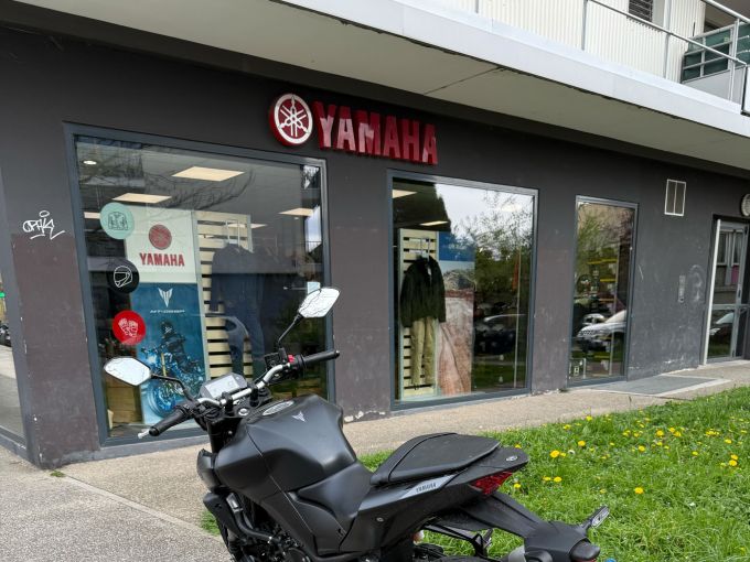 YAMAHA MT-03 4