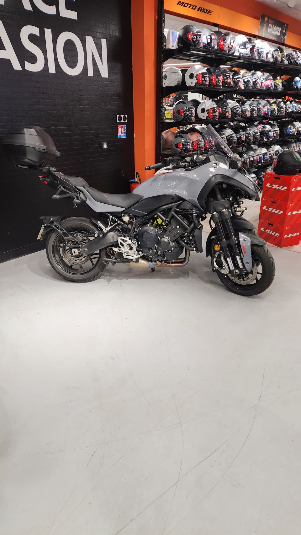 YAMAHA NIKEN 850 GT 4