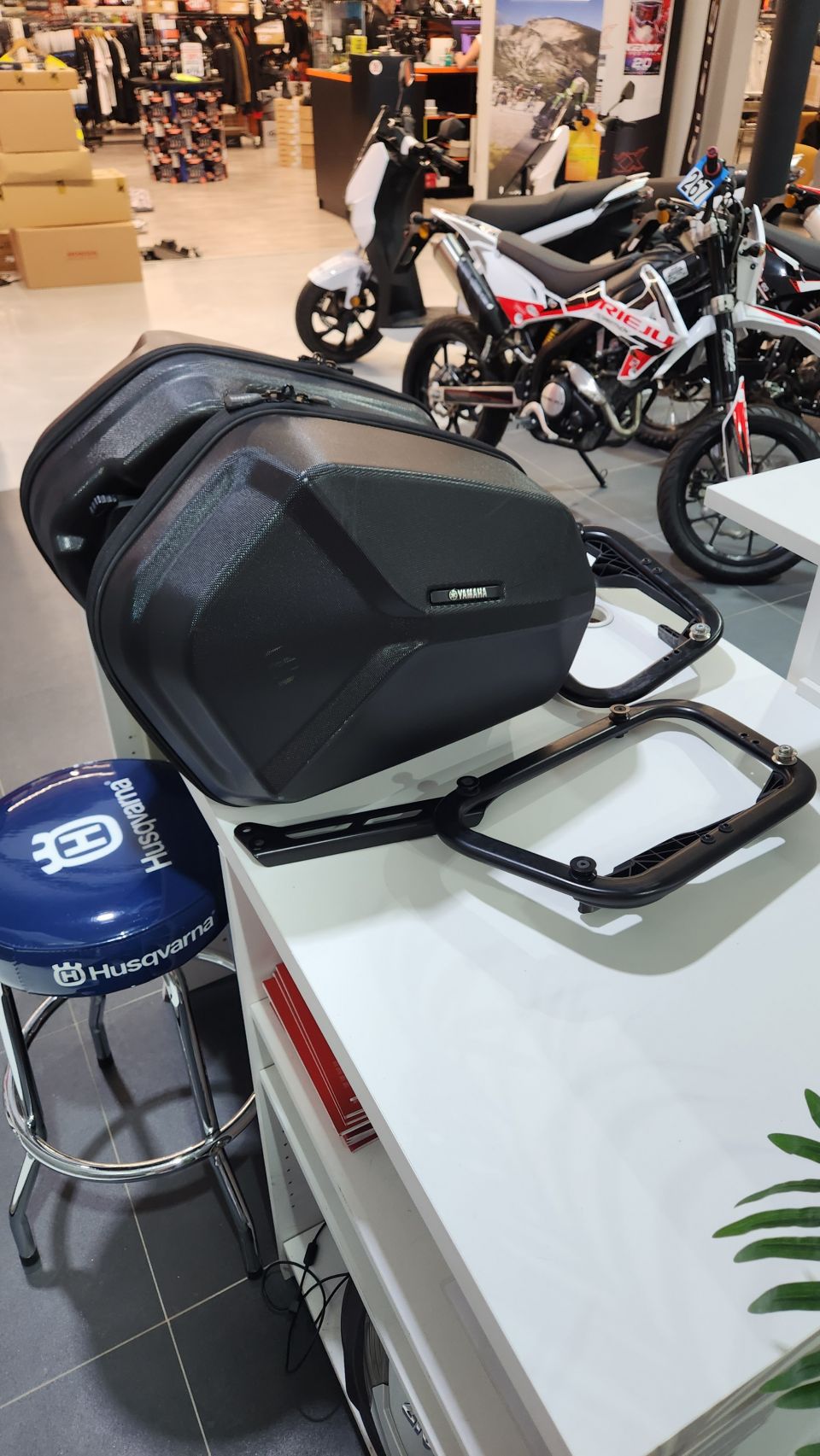 YAMAHA NIKEN 850 GT 4