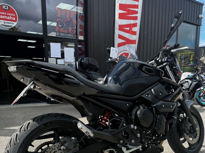 YAMAHA XJ6-N 4