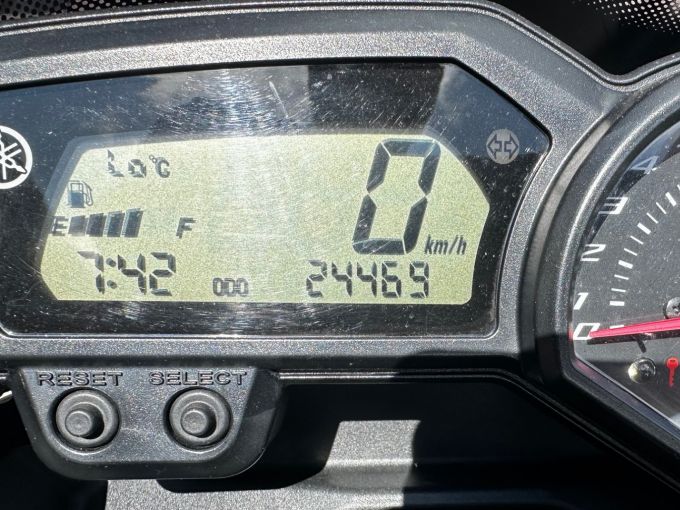 YAMAHA XJ6-N 4