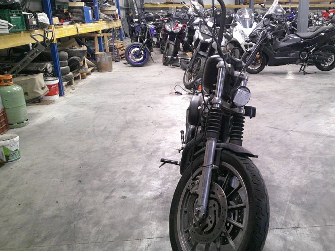 HARLEY-DAVIDSON SPORTSTER 883 4