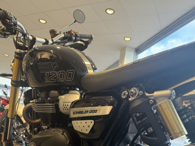 TRIUMPH SCRAMBLER 1200 XE 4