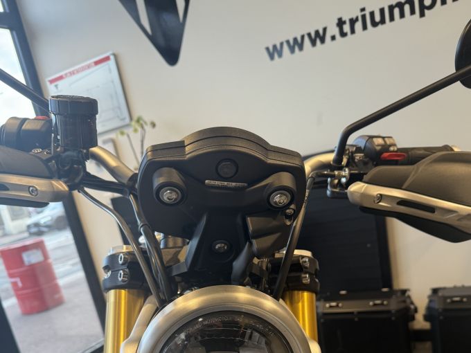 TRIUMPH SCRAMBLER 1200 XE 4