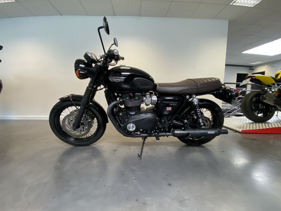 TRIUMPH Bonneville T120 Black 4