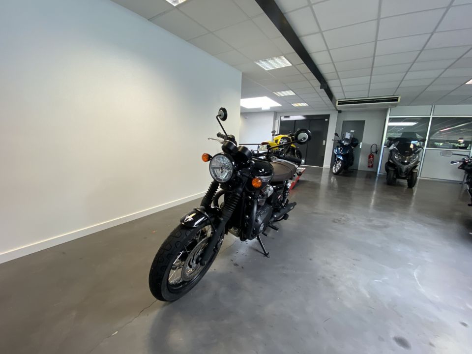 TRIUMPH Bonneville T120 Black 4