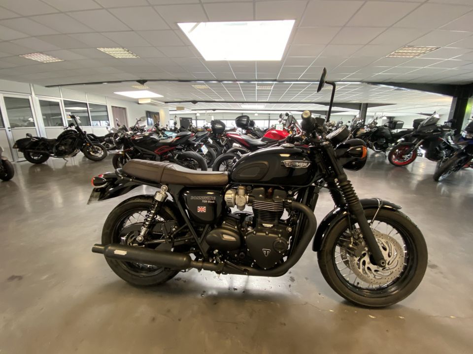 TRIUMPH Bonneville T120 Black 4