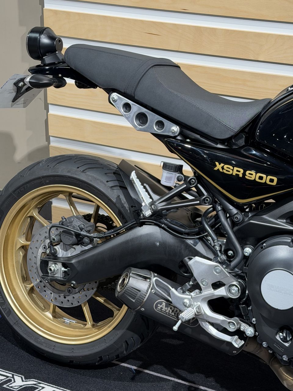 YAMAHA XSR 900 4