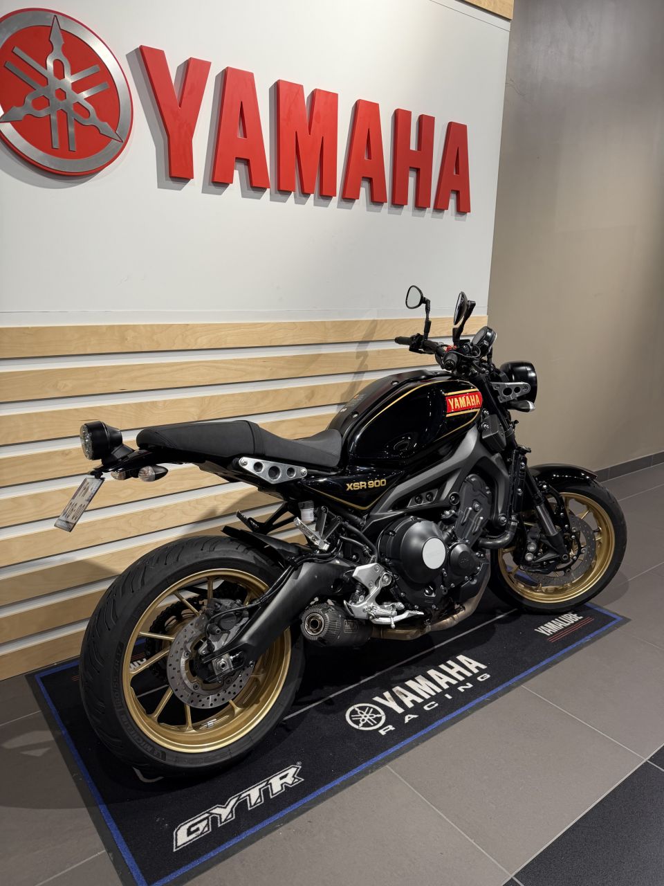 YAMAHA XSR 900 4