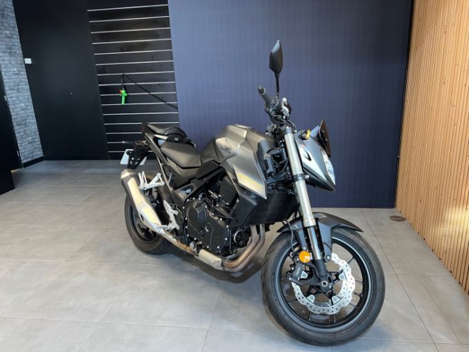 HONDA CB 750 HORNET 4