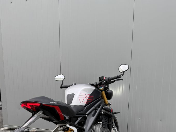 TRIUMPH SPEED TRIPLE 1200 RS 4