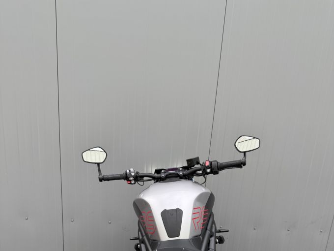TRIUMPH SPEED TRIPLE 1200 RS 4