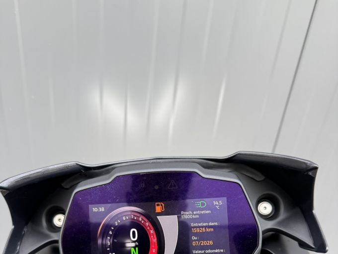 TRIUMPH SPEED TRIPLE 1200 RS 4