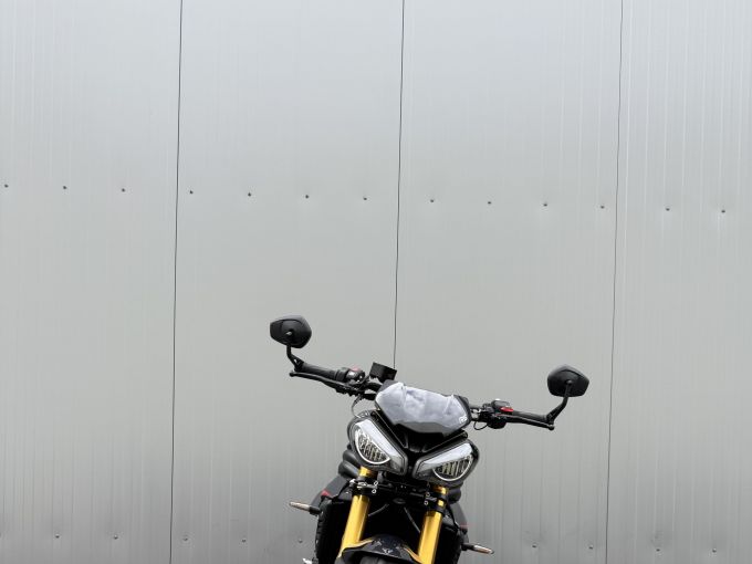 TRIUMPH SPEED TRIPLE 1200 RS 4