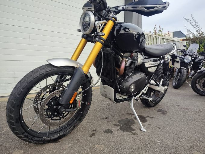 TRIUMPH SCRAMBLER 1200 XE 4