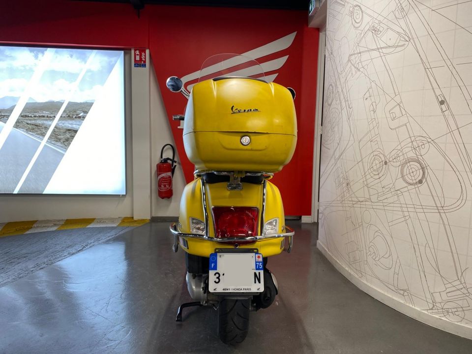 VESPA GTS 125IE SUPER 4