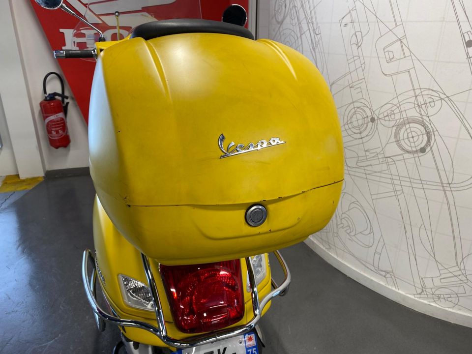 VESPA GTS 125IE SUPER 4